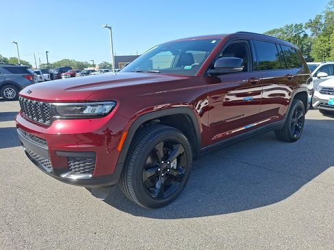 Used 2025 Jeep Grand Cherokee L Laredo AWD/4WD image 3