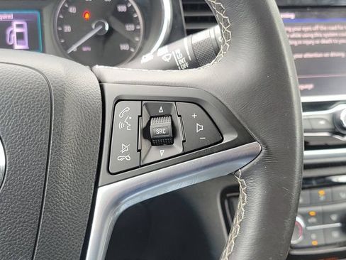 Used 2022 Buick Encore Preferred w/ Safety Package FWD image 19