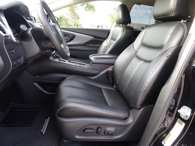 Used 2023 Nissan Murano SV w/ SV Midnight Edition Package FWD image 7