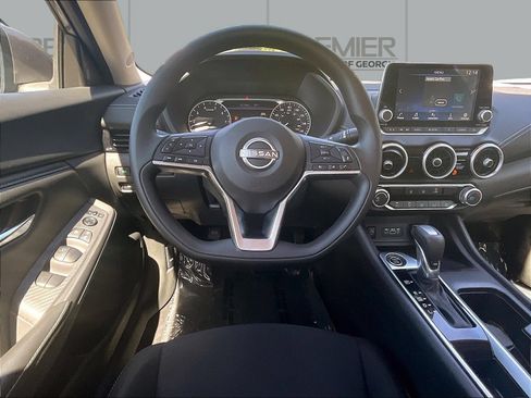 Certified 2025 Nissan Sentra SV w/ Lighting Package FWD image 10