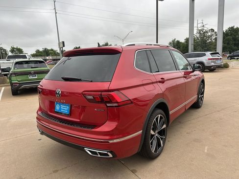 Used 2024 Volkswagen Tiguan SEL R-Line AWD/4WD image 6