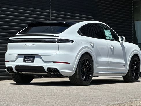 New 2026 Porsche Cayenne GTS AWD/4WD image 8