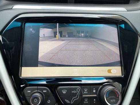 Used 2020 Chevrolet Bolt LT FWD image 27