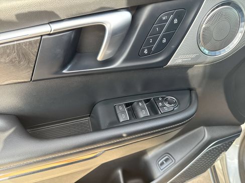 Used 2025 Buick Enclave Avenir w/ Super Cruise Package FWD image 13
