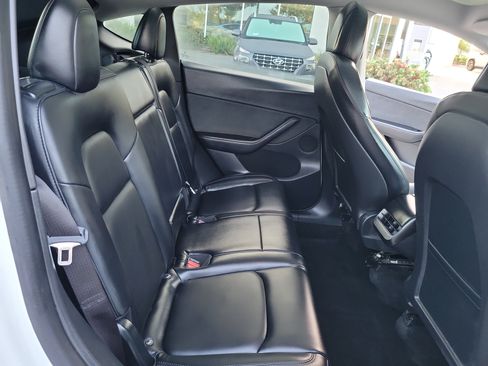 Used 2020 Tesla Model Y Long Range AWD/4WD image 23