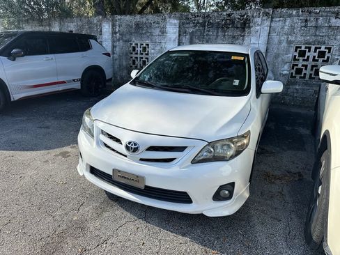 Used 2013 Toyota Corolla FWD image 10