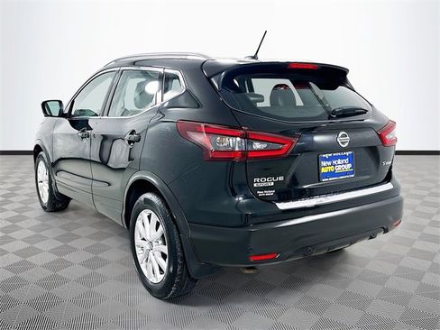 Used 2022 Nissan Rogue Sport SV w/ Technology Package image 5