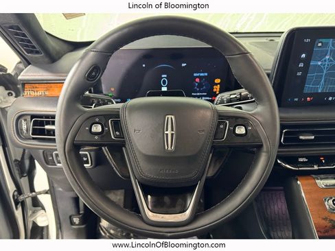 Certified 2025 Lincoln Aviator Black Label image 25