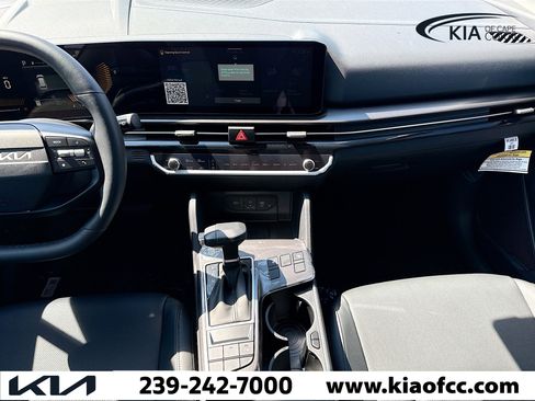 New 2026 Kia Sportage EX image 19