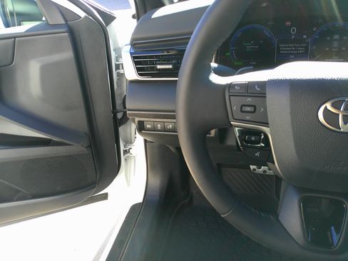 Used 2025 Toyota Camry XSE image 20