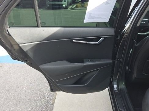 Used 2023 Kia Niro EX Touring image 20