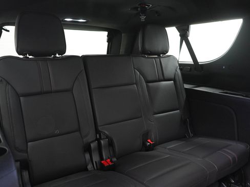 Used 2023 Chevrolet Suburban RST w/ Luxury Package AWD/4WD image 12