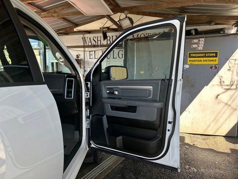 Used 2019 RAM 1500 Big Horn AWD/4WD image 15