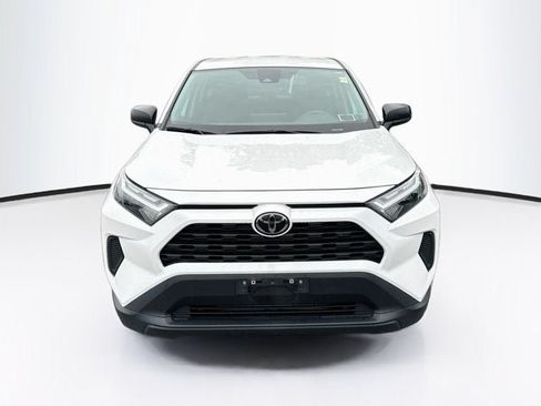 Used 2023 Toyota RAV4 LE AWD/4WD image 2
