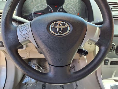 Used 2013 Toyota Corolla LE FWD image 17