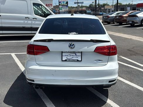 Used 2018 Volkswagen Jetta GLI FWD image 4