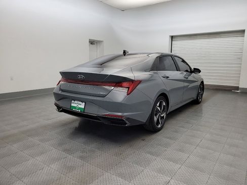 Used 2022 Hyundai Elantra Limited FWD image 9