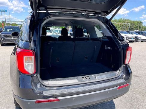 Used 2021 Ford Explorer XLT AWD/4WD image 35