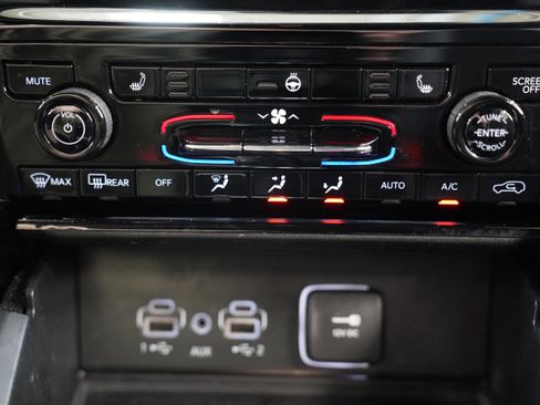 Certified 2023 Jeep Grand Cherokee L Laredo image 29