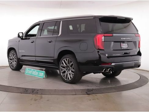 Used 2026 GMC Yukon XL Denali Ultimate AWD/4WD image 9