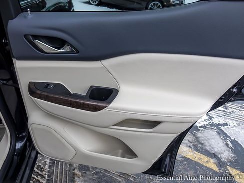 Used 2023 GMC Acadia Denali w/ Denali Ultimate Package image 31