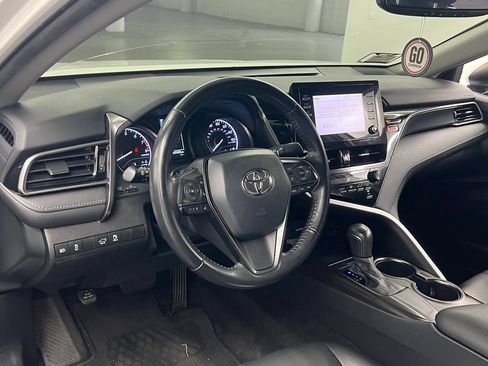 Used 2021 Toyota Camry SE w/ Convenience Package FWD image 9