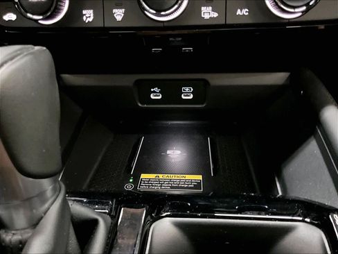 Used 2024 Honda Accord Touring image 37