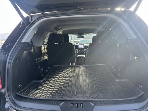 Used 2020 Ford Explorer XLT w/ Class III Trailer Tow Package image 10