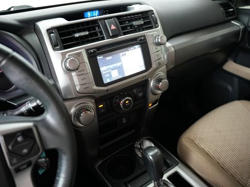 Used 2015 Toyota 4Runner SR5 AWD/4WD image 19