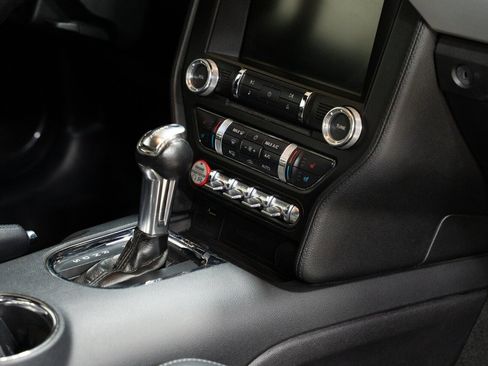 Used 2015 Ford Mustang Premium image 23