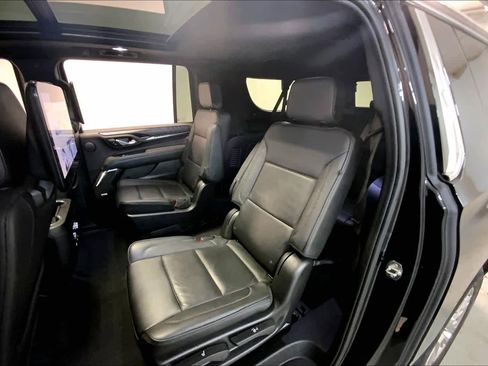 Used 2023 GMC Yukon XL Denali w/ Advanced Technology Package image 20