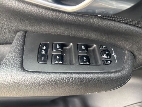 Used 2019 Volvo XC90 T6 Momentum w/ Protection Package Premier image 16
