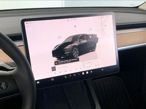 Used 2024 Tesla Model Y Long Range image 14