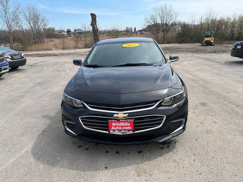 Used 2017 Chevrolet Malibu LT FWD image 2