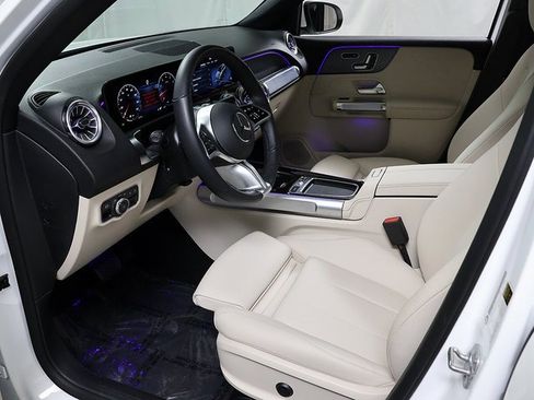 Certified 2025 Mercedes-Benz GLB 250 4MATIC image 13