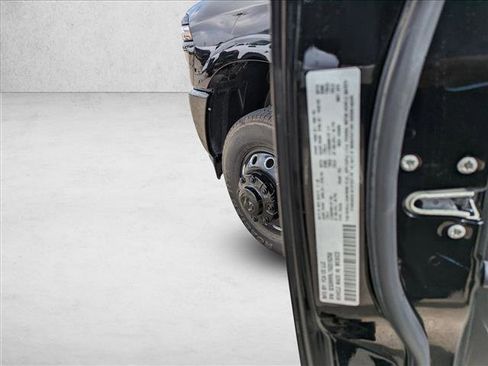 New 2025 RAM 3500 Limited AWD/4WD image 19