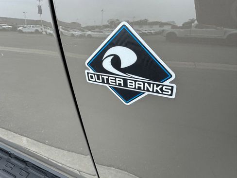 Used 2025 Ford Bronco Outer Banks image 5