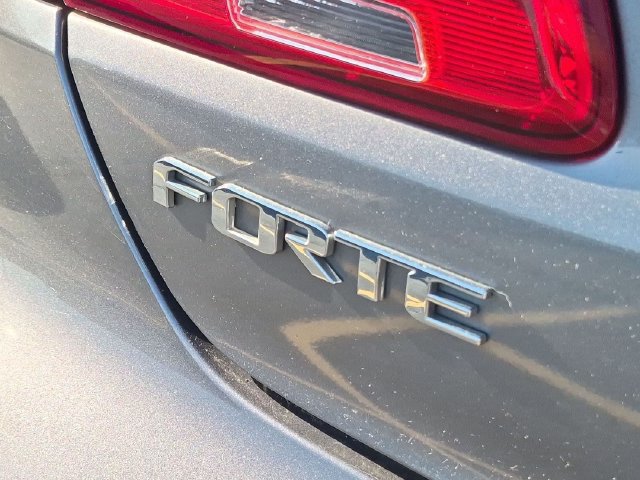 Used 2016 Kia Forte Koup EX FWD image 9