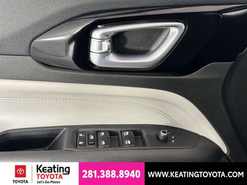 Used 2025 Jeep Compass Limited AWD/4WD image 12