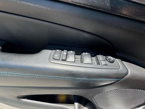 Used 2018 Jeep Grand Cherokee Laredo AWD/4WD image 24