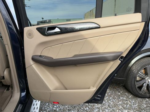 Used 2015 Mercedes-Benz GL 450 4MATIC image 28