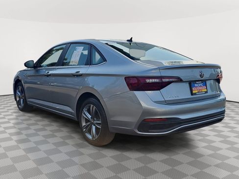 Used 2024 Volkswagen Jetta SE FWD image 7