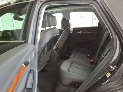 Used 2023 Audi Q5 2.0T Premium w/ Convenience Package AWD/4WD image 12