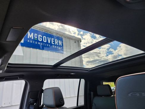 Used 2026 GMC Yukon XL AT4 AWD/4WD image 19