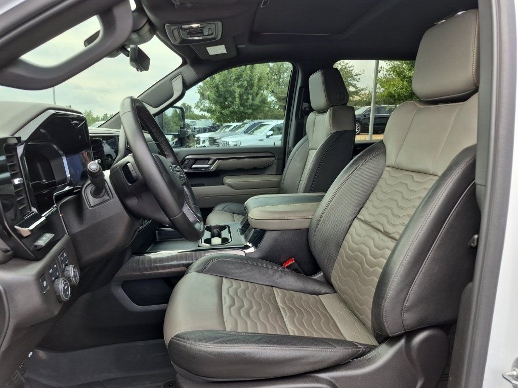 Used 2025 Chevrolet Silverado 2500 ZR2 w/ Technology Package AWD/4WD image 22