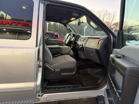 Used 2016 Ford F250 XLT w/ XLT Premium Package image 39
