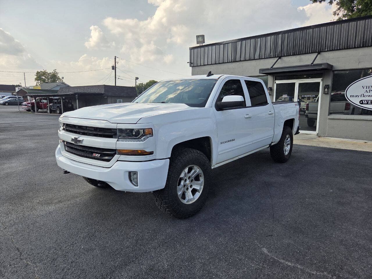 Used 2018 Chevrolet Silverado 1500 LT w/ All Star Edition AWD/4WD image 2