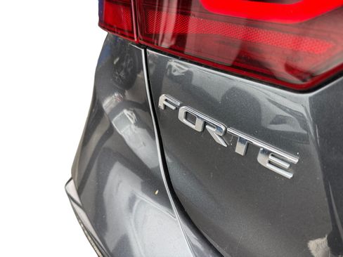 Used 2020 Kia Forte GT-Line FWD image 12