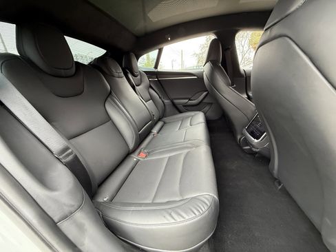 Used 2022 Tesla Model S image 16