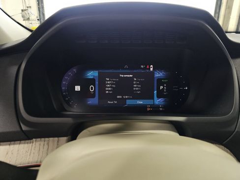 Used 2024 Volvo XC90 T8 Plus AWD/4WD image 4
